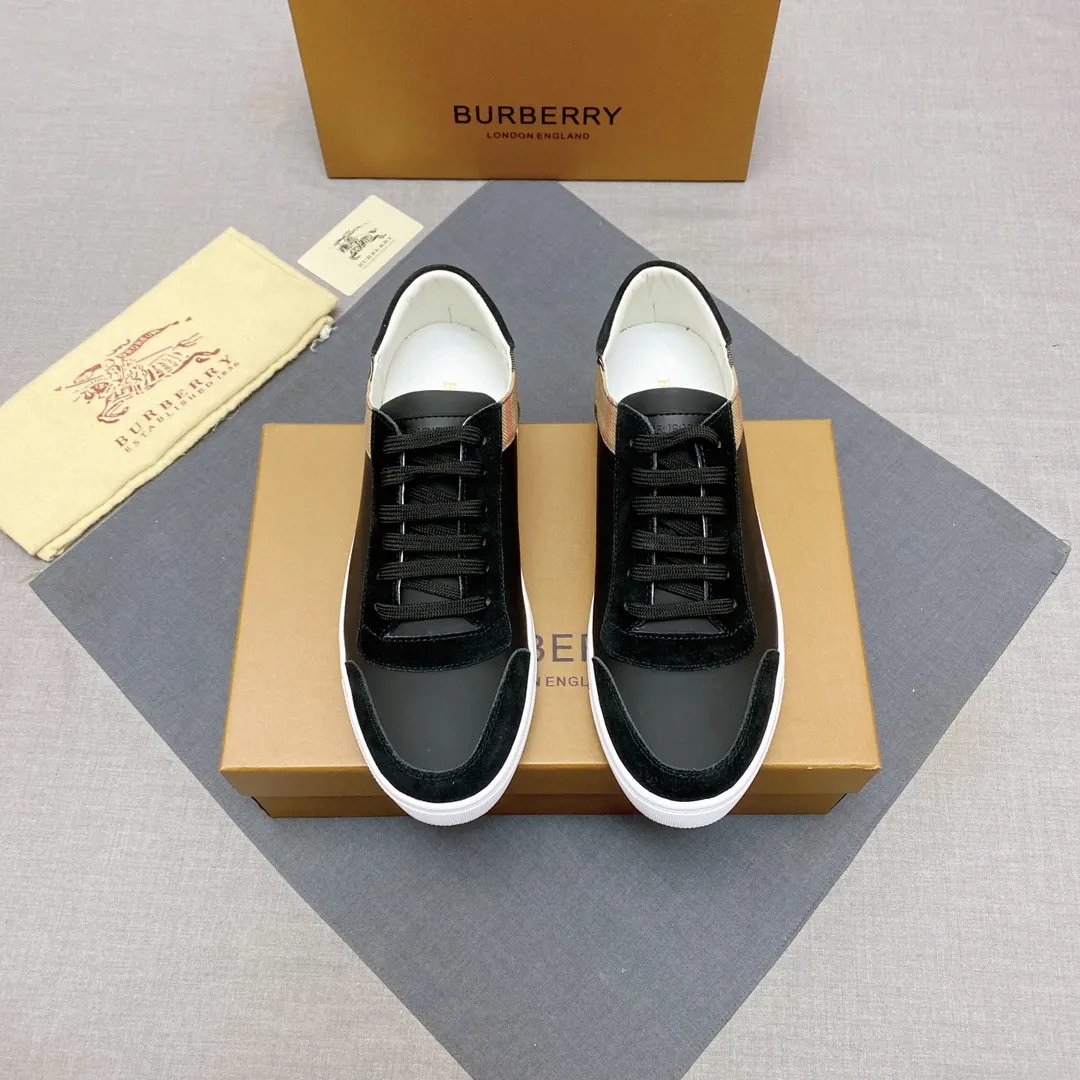 p400 【Burberry】Burberry’s new men’s casual shoes! Classic striped cloth paired with imported first-layer silk calfskin and high-mercerized nubuck leather. Real sheepskin lining is very comfortable. Original outsole. Two-color selection, details determine quality. Welcome to compare. Size: 38-44 No. 068